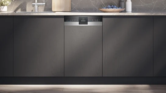 iQ300 Teilintegrierter Geschirrspüler 45 cm Gebürsteter Stahl SR53ES25KE
