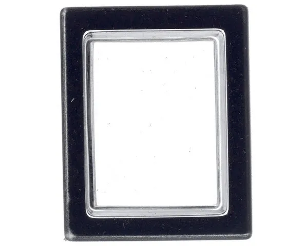 Schutzschalter 22x30 mm.