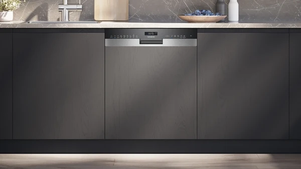 iQ500, Teilintegrierter Geschirrspüler, 60 cm, Gebürsteter Stahl SN55ES12CE