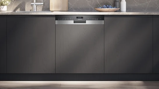 iQ500 Teilintegrierter Geschirrspüler 60 cm Gebürsteter Stahl SN55ZS07CE
